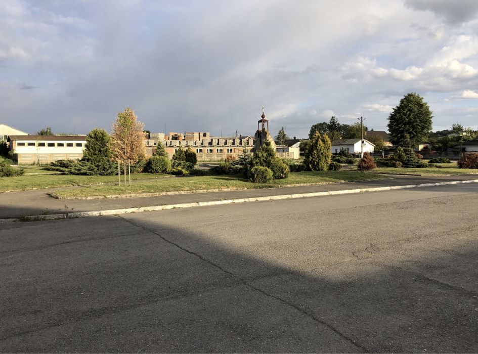 Продам комерційне приміщення Галич, центральна Площа ЖД Вокзалу