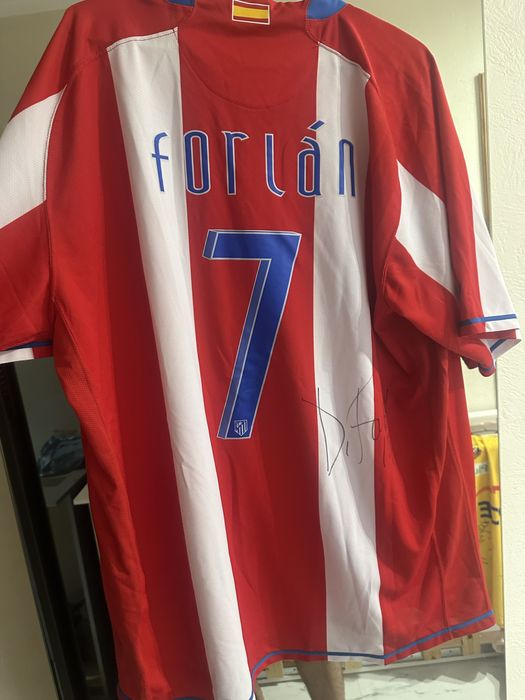 Koszulka Diego Forlan wraz z autugrafem .