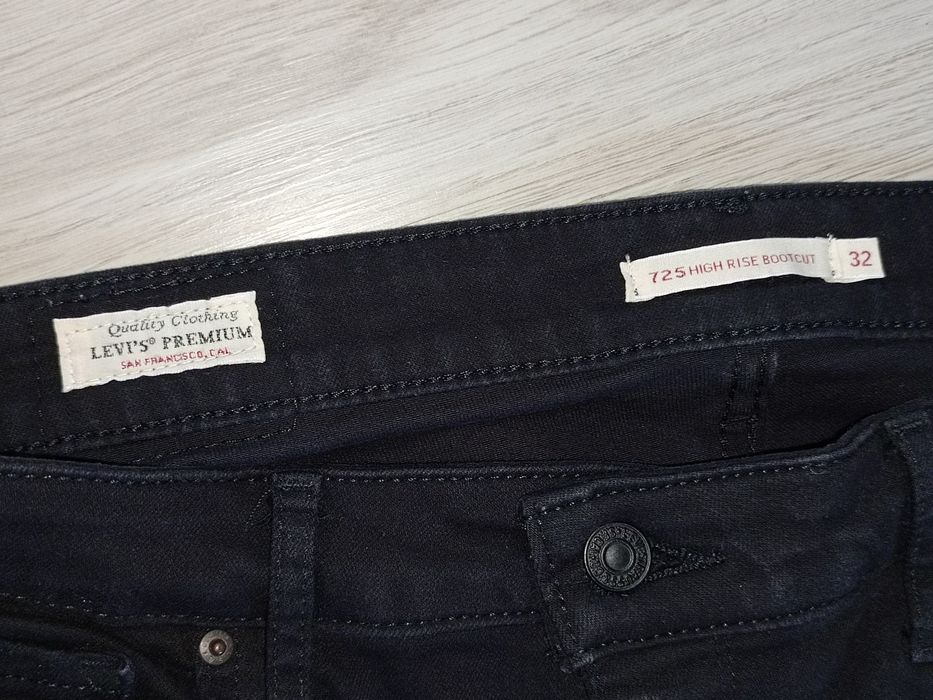Джинси Levi's 725 Bootcut