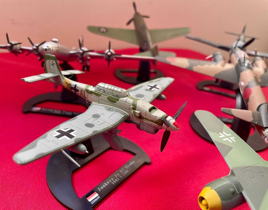 7 miniaturas de aviões da Segunda Guerra Mundial