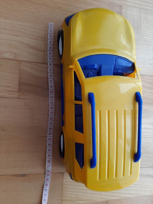 Автомобіль пластик