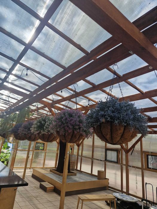 Kwiaty sztuczne podwieszane sztuka