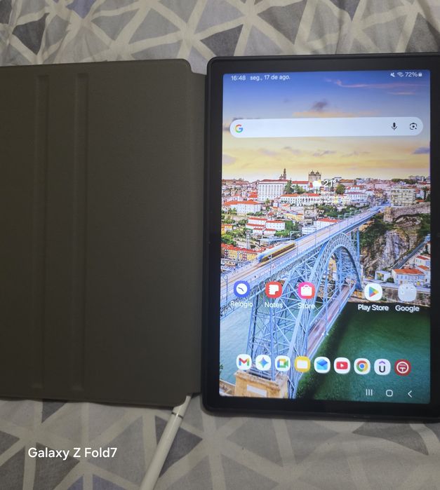 Tablet A8 usado como novo.
