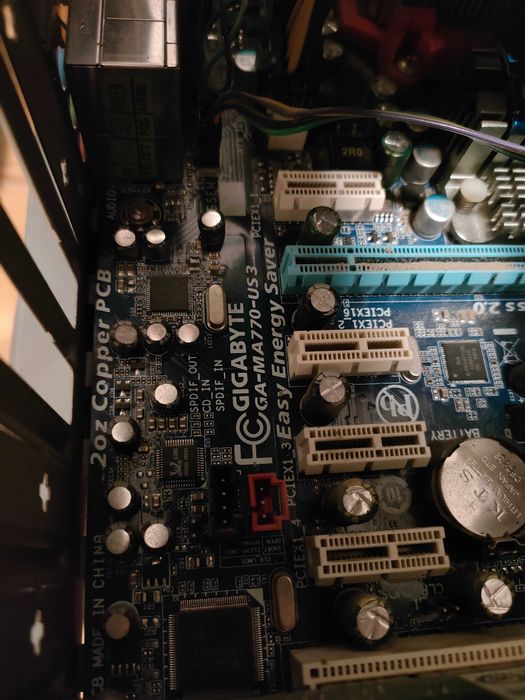 Komputer stacjonarny AMD Phenom II X4 / 6GB RAM / GTX 460