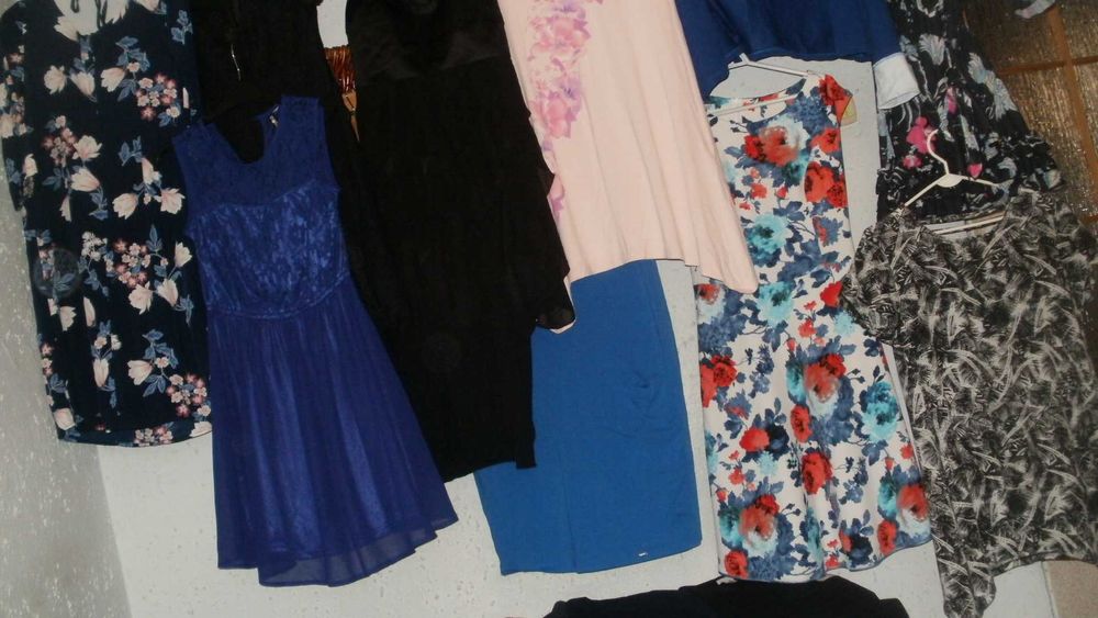 zestaw ok. 100 sukienek itp. - S/M/L 38/40- Mohito, HM, Agnes i inne