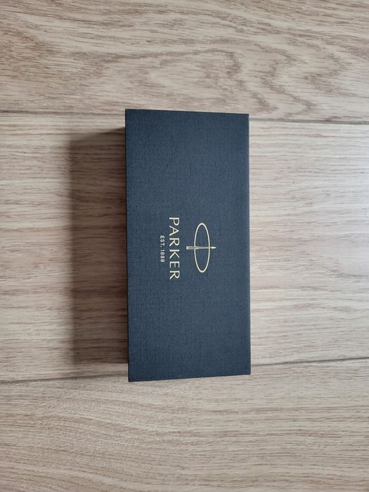 Zestaw prezentowy Parker - pióro wieczne + nabój i długopis