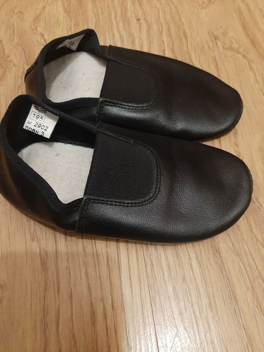 Чешки чорні, шкіряні