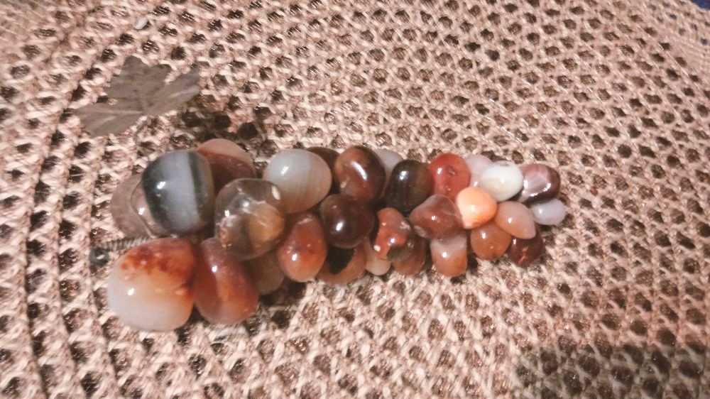 Cacho de uva em pedra