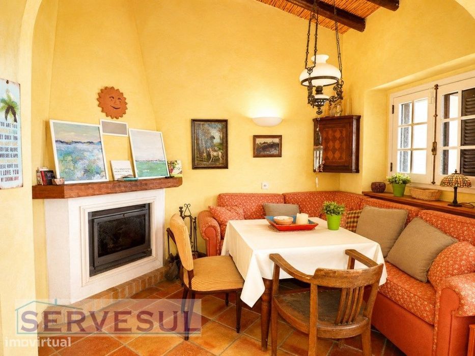 Quinta com 8,4 hectares, duas casas, arrecadações e barragem, local...