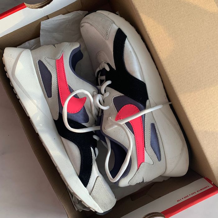 Nike Pantheos White / Infrared