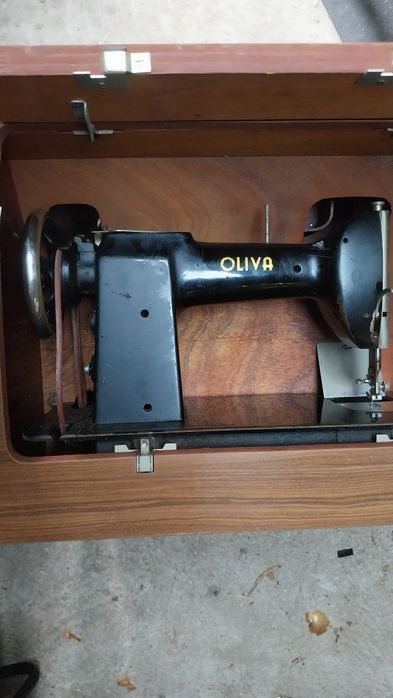Maquina de costura Oliva