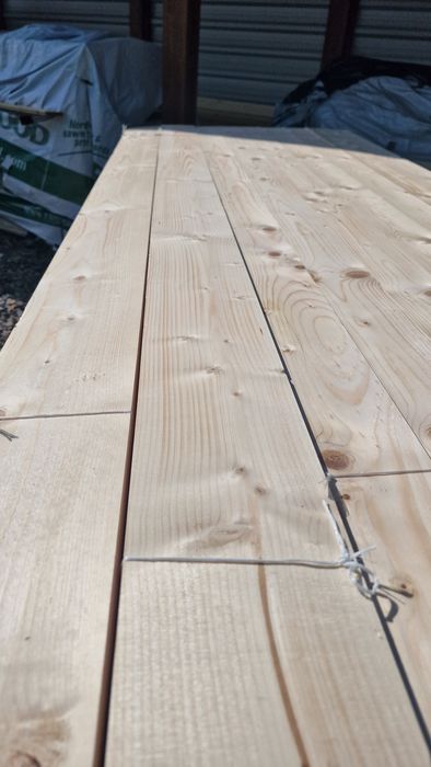 Deski świerkowe 2x10 cm i 2x15 cm gładkie suche strugane