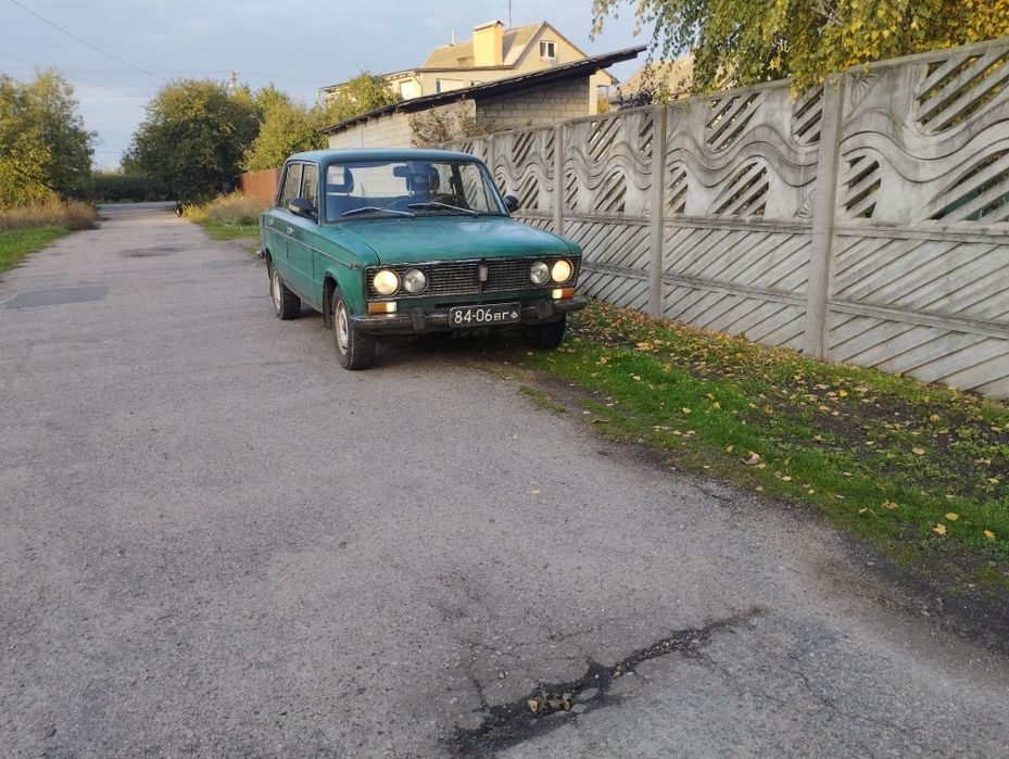 Продам ваз 2103 на ходу.