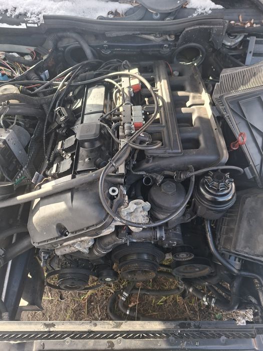 Silnik m54b22 na czesci pokrywa wałki