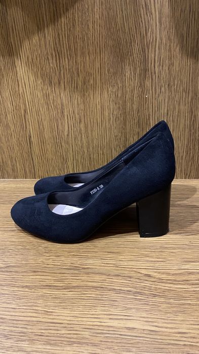Новые туфли, каблуки, 36 размер, замш