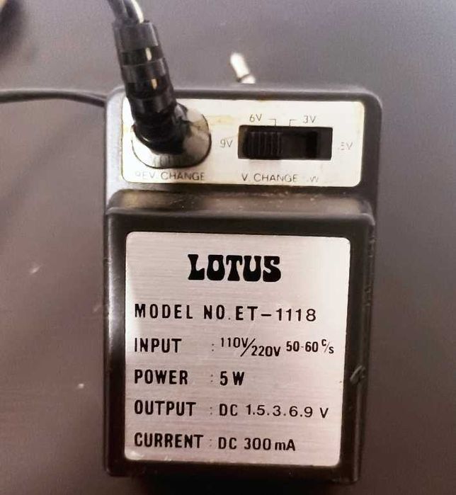 Consola retro Soundic SD-062C tipo pong com 14 jogos a cores na caixa64284483785219122