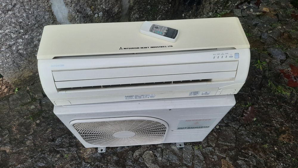 Ar condicionado Mitsubishi 18 mil BTUS, a funcionar perfeitamente