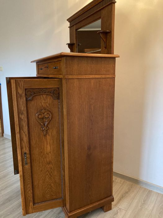 Stare meble z kolekcji domowej