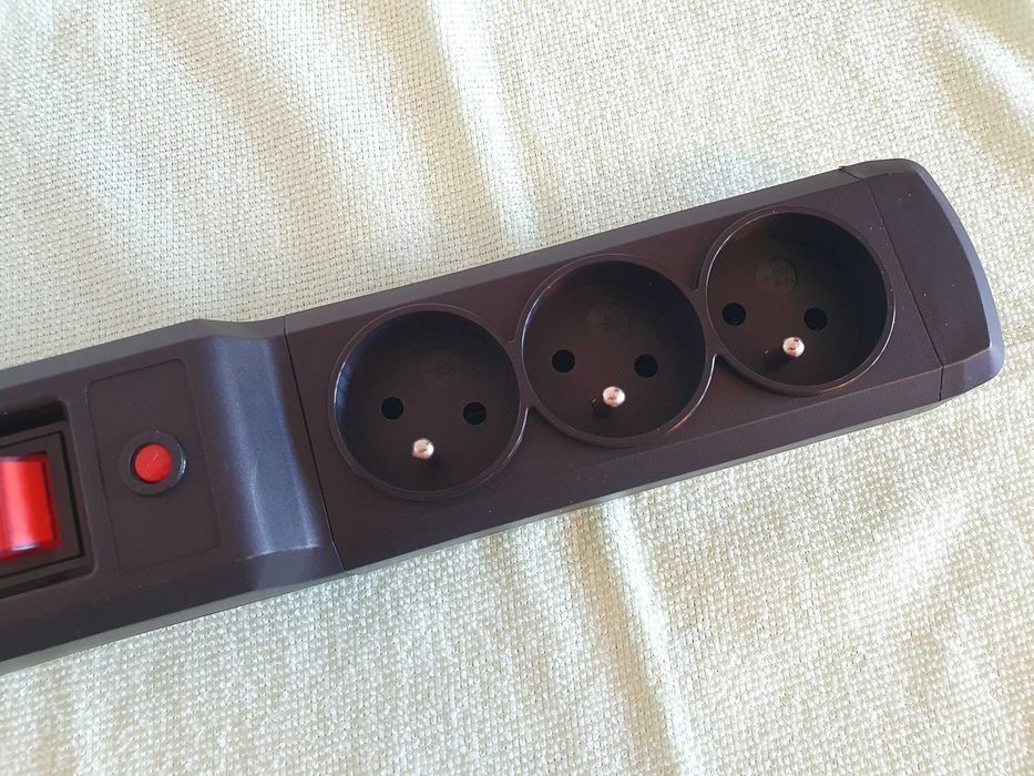 Listwa zasilająca Armac Multi (gniazda stale zasilane - pernament)