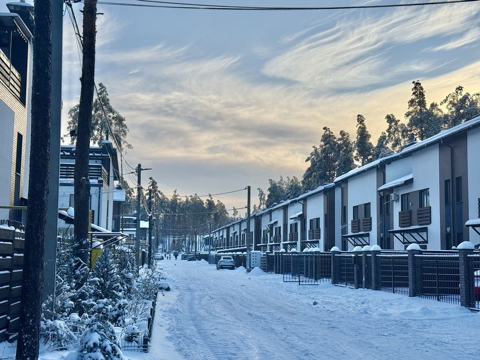 Таунхаус з каміном! КМ Лісове! Мінімальне оформлення!