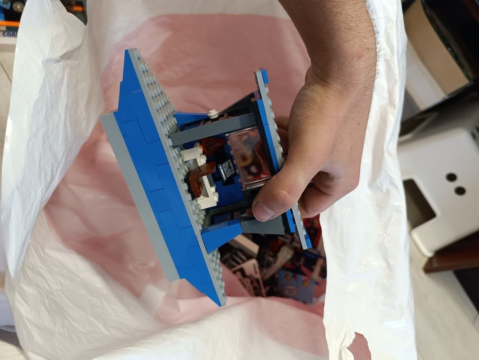 Lote LEGO 3.2kg - Barco Guarda Costeira + Jurassic Park + Star Wars