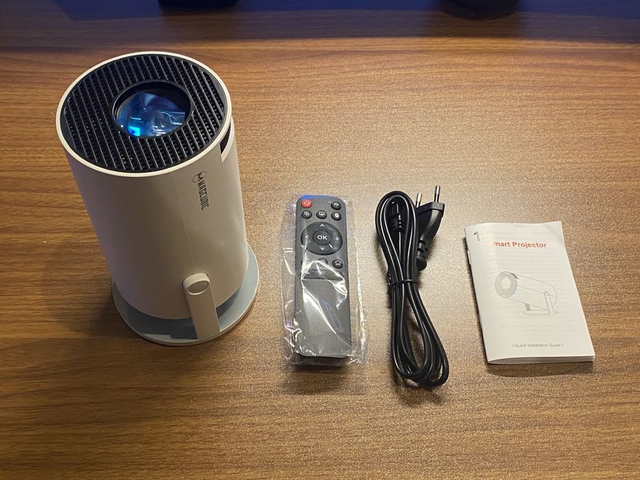 Mini projetor magcubic Novo com androide 11