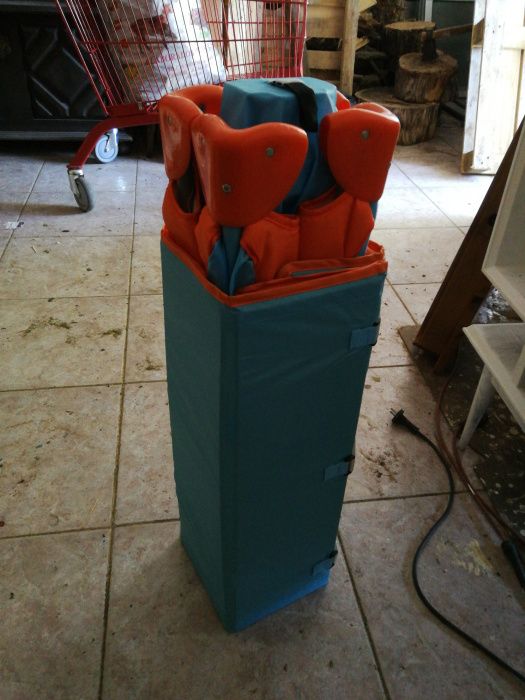 Cama de viagem usada