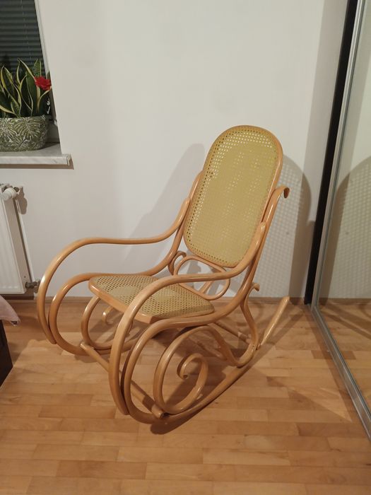 Fotel bujany  drewniany