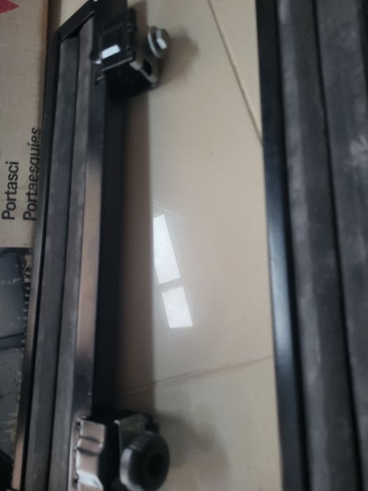 Uchwyty na narty nowy  bagażnik mocowanie