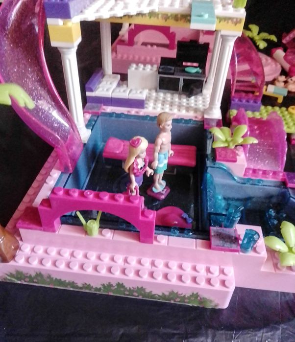 Mega blocks Barbie Festa na piscina  2 sets .