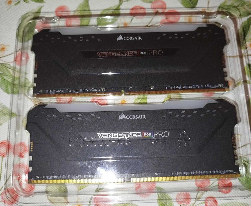 Corsair Vengeance RGB Pro 16GB DDR4 3200MHz CL16 – Como Nova!