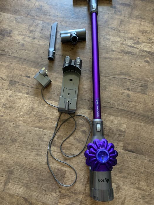 Аккумуляторный пылесос Dyson v6 total clean