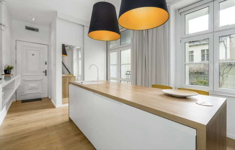 RezerwacjaKawalerka z antresolą i balkonem w centrum Poznania,