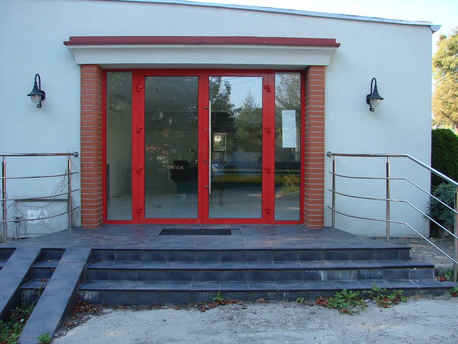 Lokal (145 m2 ) na sklep ,biuro, gabinet, gastronomia ,apteka i inne