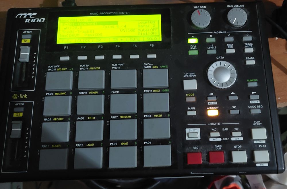 Akai PRO MPC 1000