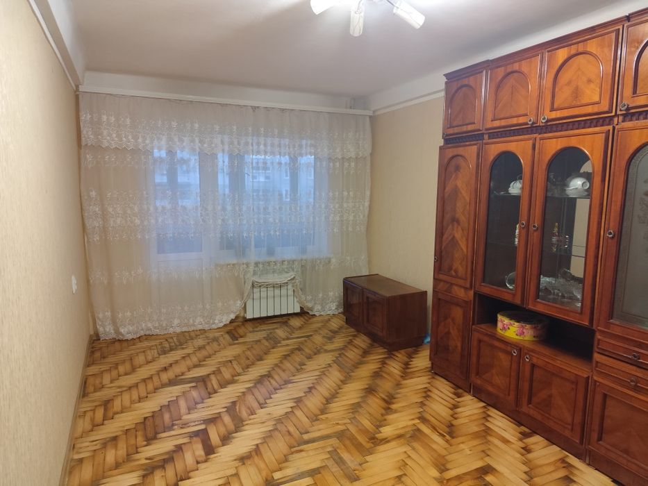 Продам 3-кімнатну квартиру у Шевченківському районі