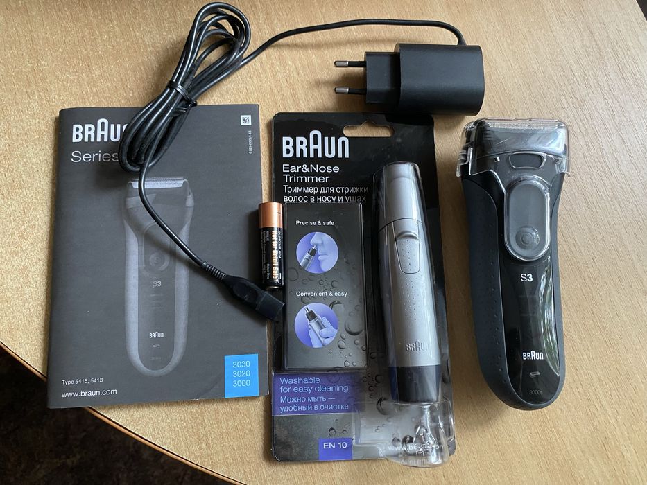 Набір електробритва Braun 3000s Series 3 + тример для носа Braun EN10
