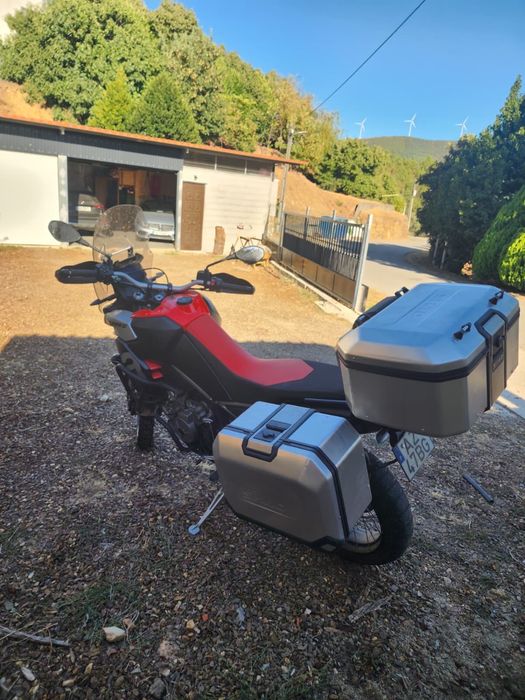 Aprilia tuareg como nova