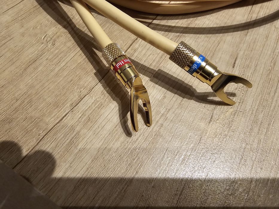 Kabel glosnikowu