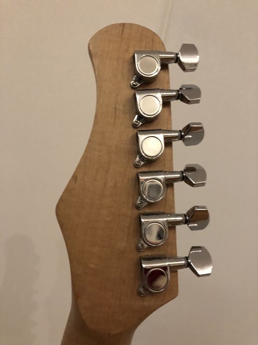 Guitarra Elétrica Reu