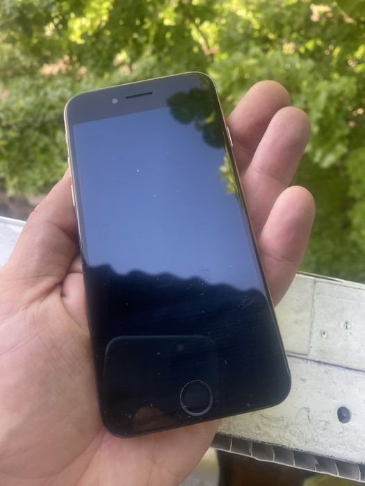 Iphone  se 2  и  7 на ремонт или запчасти.