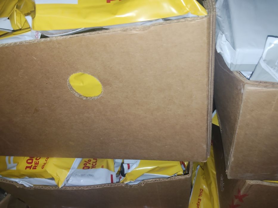 Cały karton paczki niespodzianki