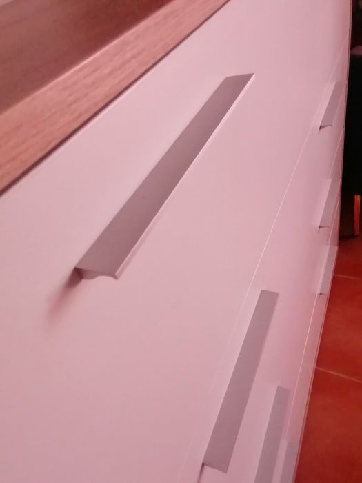 Cómoda com 4 gavetas em madeira de aglomerado estilo móvel Ikea