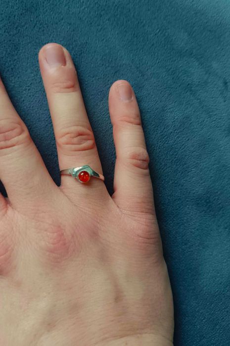 Pierścionek z bursztynem | rozmiar 20 | z metką | klasyczny design