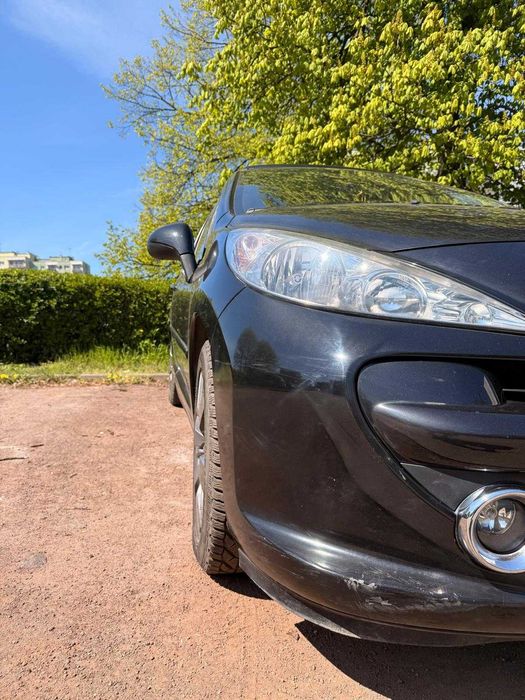 samochód osobowy peugeot 207