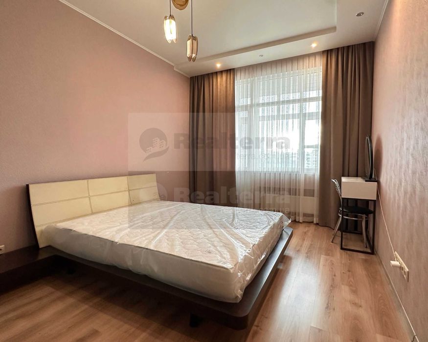 Простора і мебльована, 85 кв.м. в ЖК Golden Park, Парково-Сирецька, 4-В