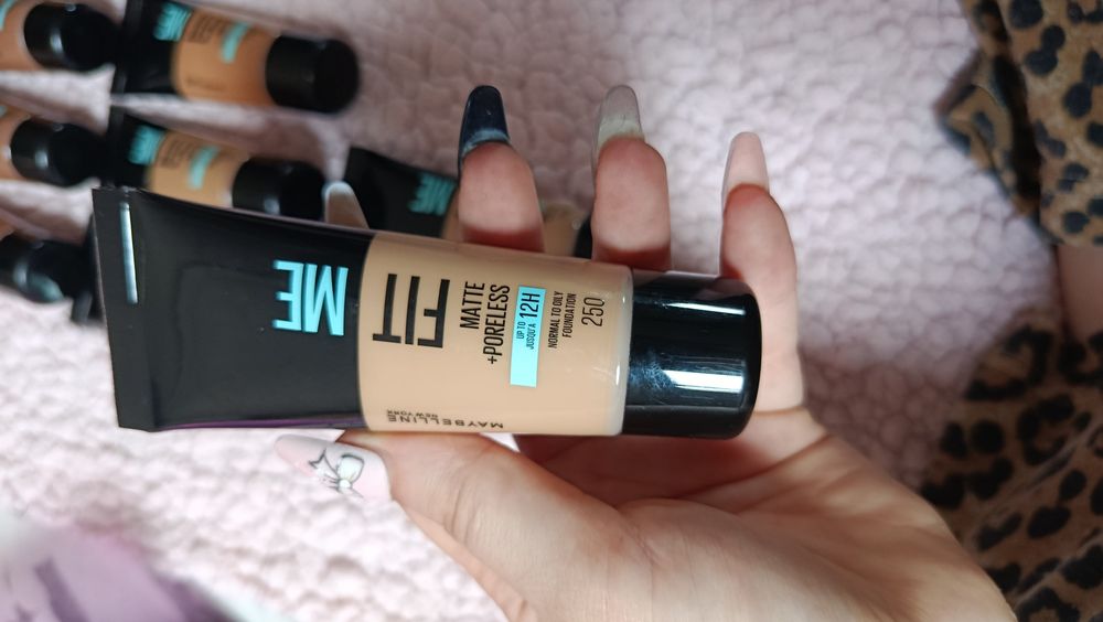 Base de Maquiagem Maybelline Fit Me Matte + Porele