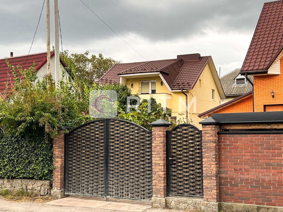 Продаж комерційно привабливого будинку в центрі Луцька!!!