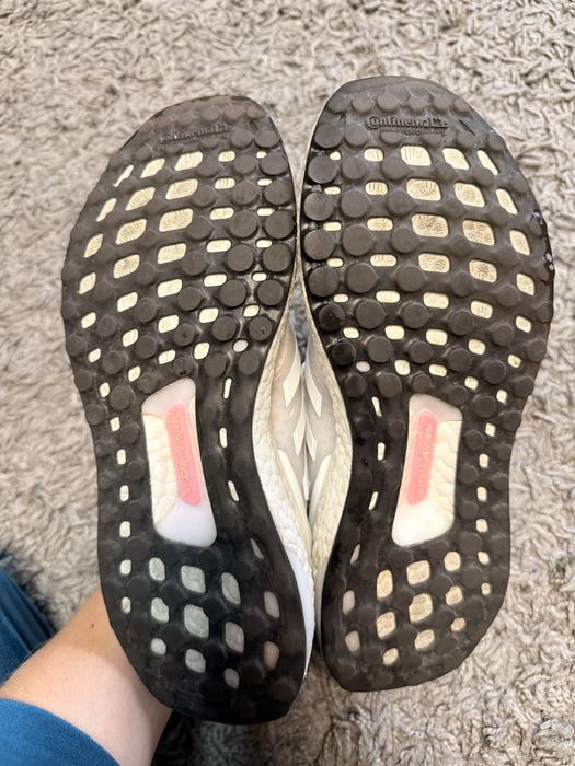 Продам кроссовки Adidas ultra boost 36 размер