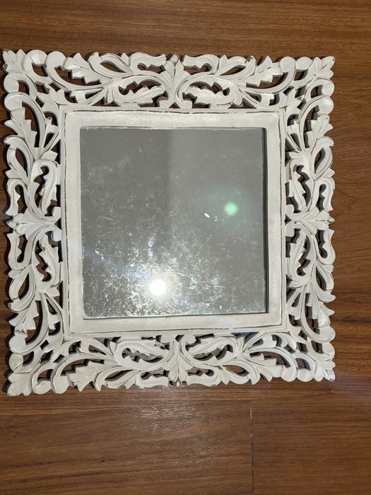 Espelho branco trabalhado 35*35